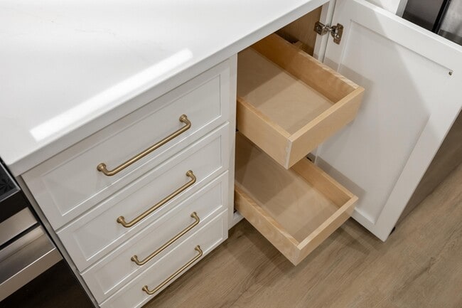 Building Photo - 265 Trunk St NE