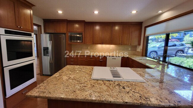 Building Photo - Beautiful 4 BD | 2.5 BA w/ Large Deck and ...