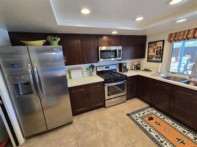Building Photo - Beautiful EAST SIDE 4bd/2ba home with Huge Backyard!!!