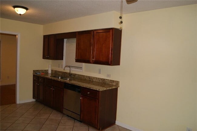 Building Photo - 4239 Glenforest Way