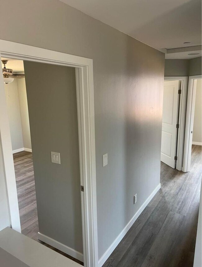 Building Photo - 3 bedrooms townhome in National City