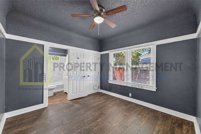 Building Photo - Charming 2-Bedroom Bungalow Retreat in Sacramento