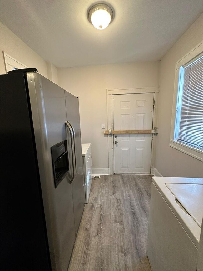 Building Photo - 4801 Cordelia Ave