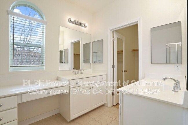 Building Photo - 8292 Crystal Walk Cir