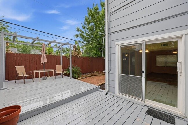 Building Photo - 1433 Cedar Post Ln