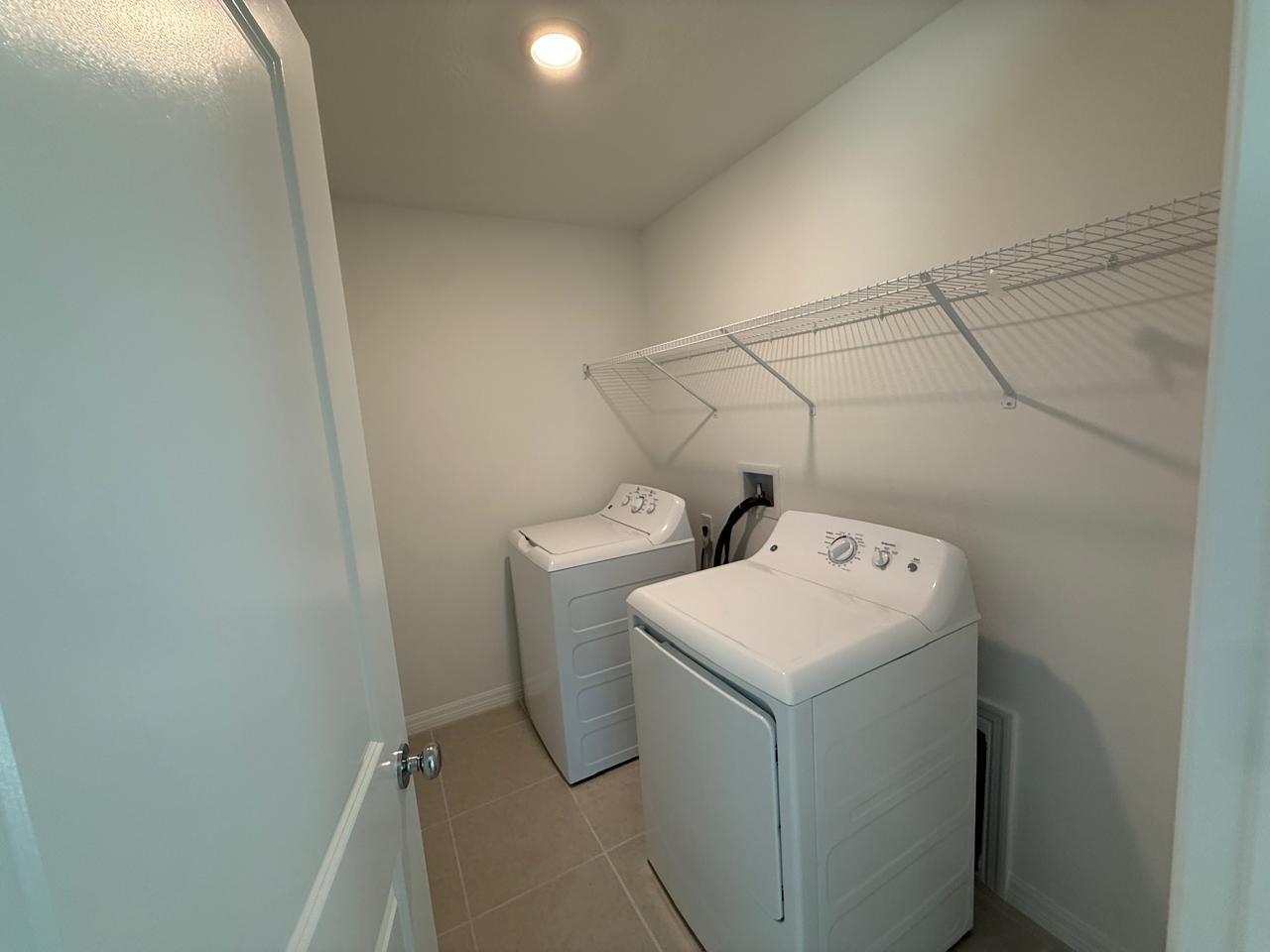 Building Photo - 2049 Albatross Nest Dr