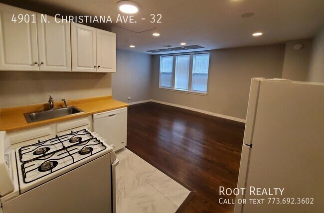 Building Photo - East Albany Park - Updated Garden-Level St...