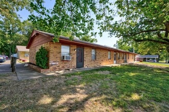 Building Photo - 2 bed, 1 bath apartment in noble, ok