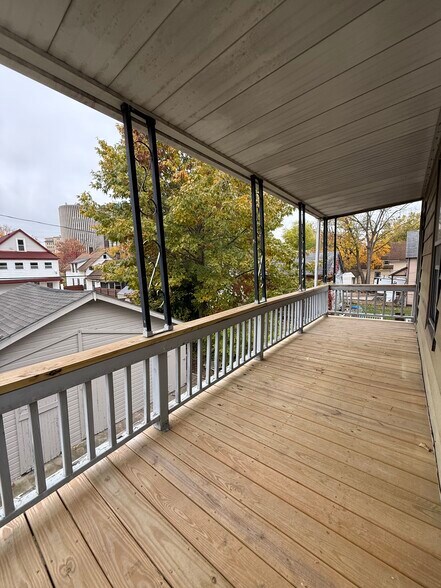 Building Photo - 1825 Clover Ave