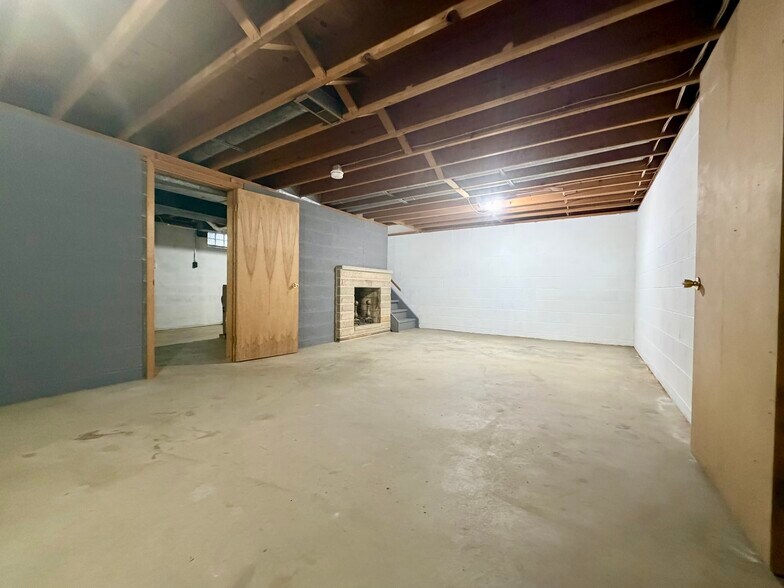 Building Photo - 7301 Knight St NW