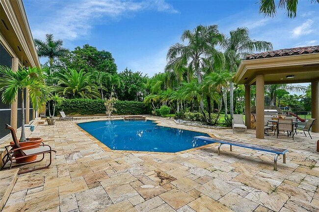 Building Photo - 4200 Coral Hills Dr