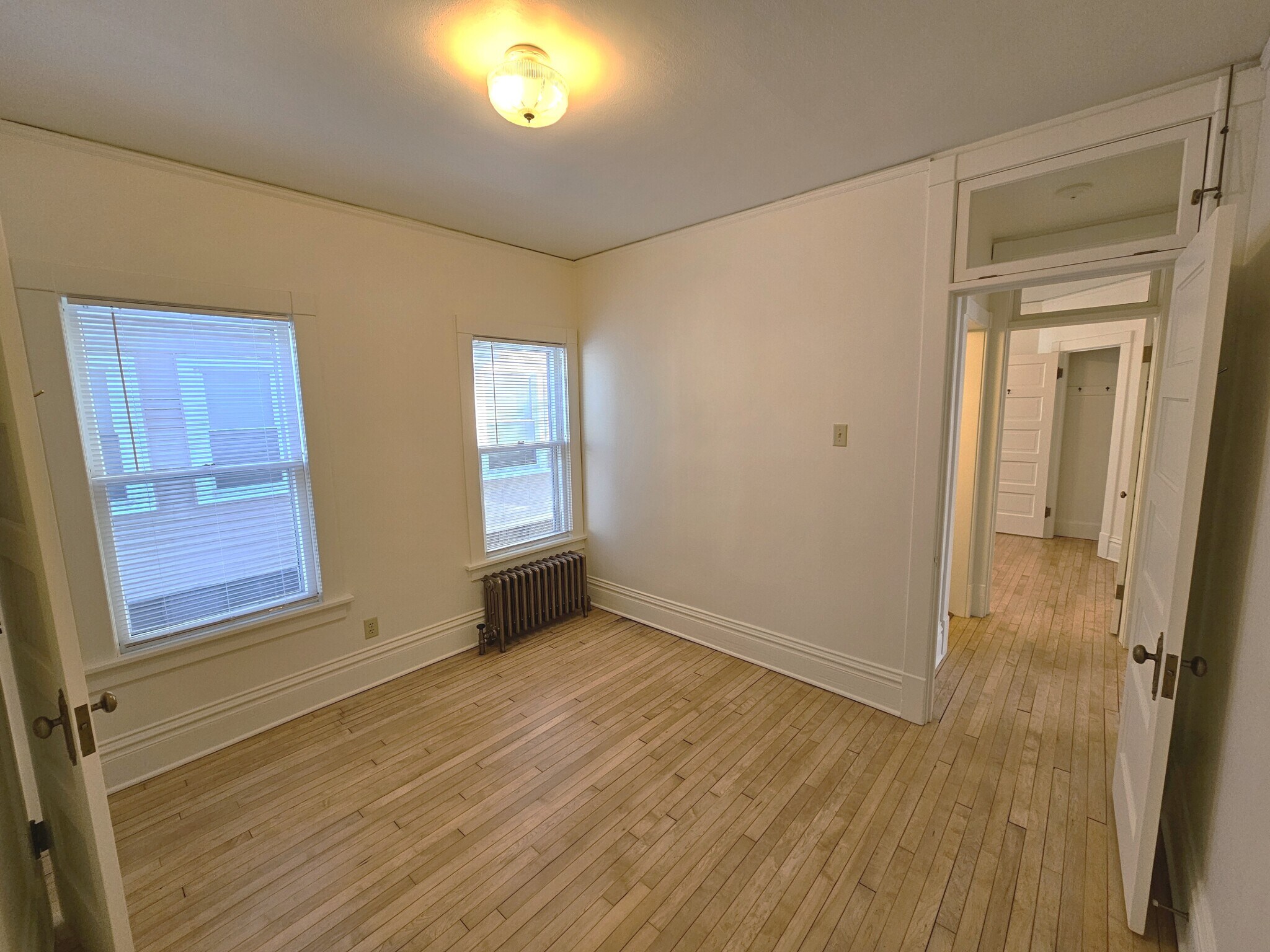 Building Photo - 1902 E Newberry Blvd