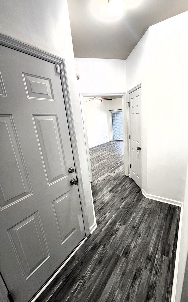 Building Photo - 145 Waterstone Ln