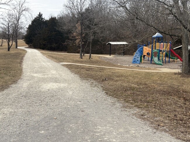 Building Photo - Gorgeous 3 Bedroom 2 Bathroom House!