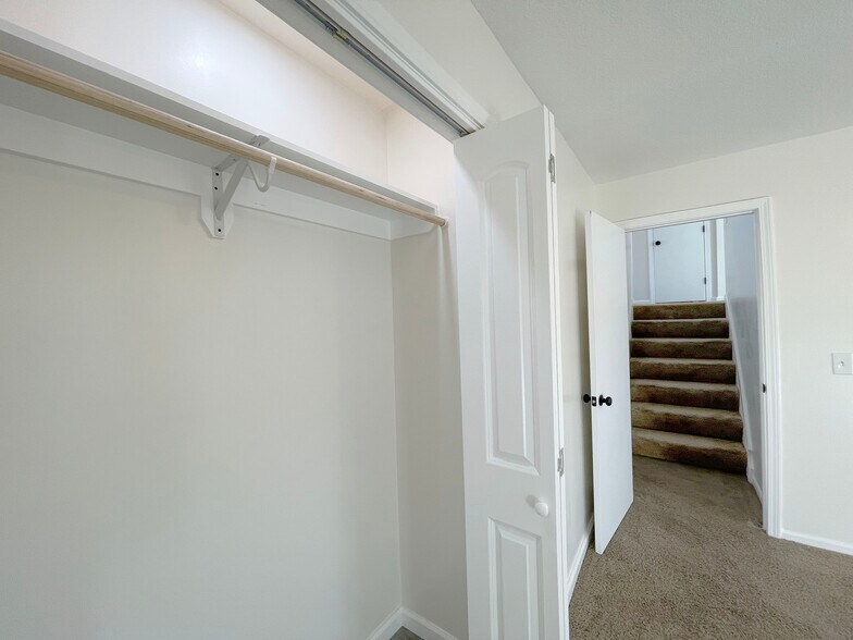 Building Photo - 7104 Orchard Ct