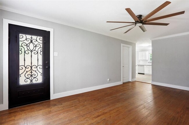 Building Photo - 2115 Linden Creek Ln