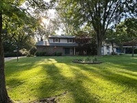 Building Photo - Stunning Single Family Home in “The Knolls”