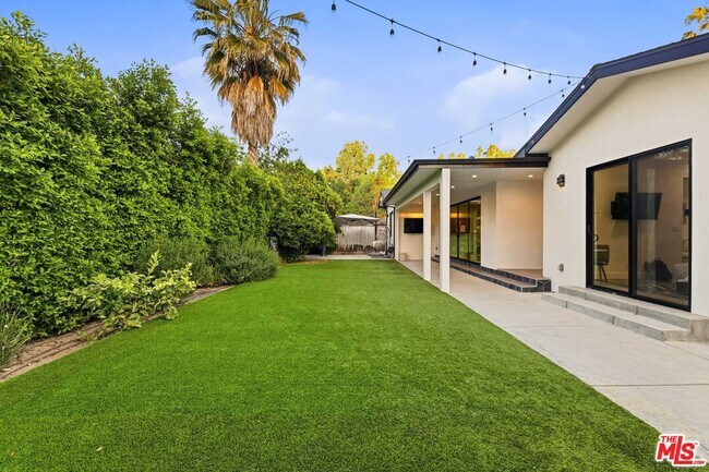 Building Photo - 22747 Erwin St