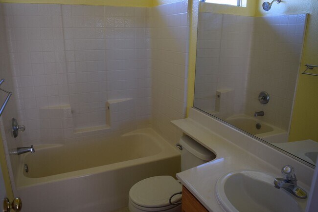 Building Photo - Coming Soon Spacious North Tracy Home – 4 Bedrooms | 2.5 Bathrooms