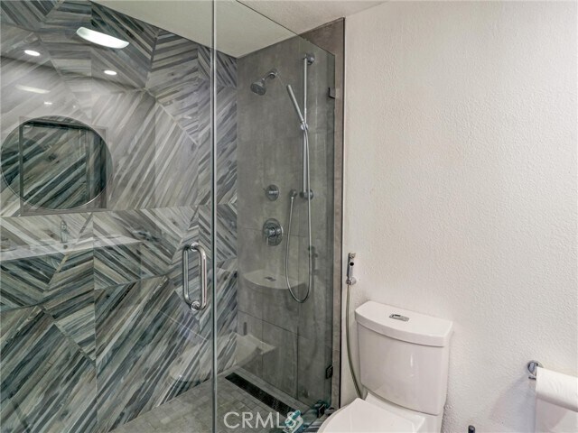 Building Photo - 6542 Ocean Crest Dr