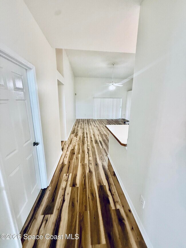 Building Photo - 1686 Rustic Way