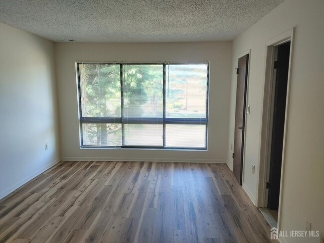 Building Photo - 280 Willowbrook Dr