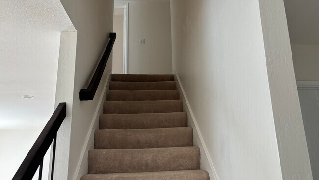 Building Photo - Spacious 4 bed/2.5 bath home in San Ramon