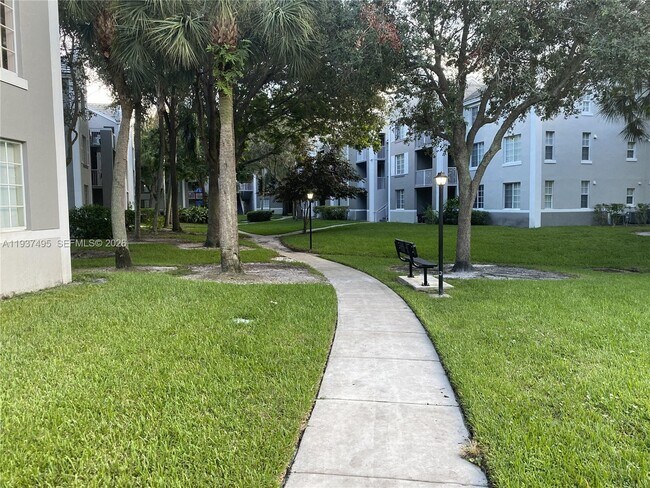 Building Photo - 620 SW 111th Ave