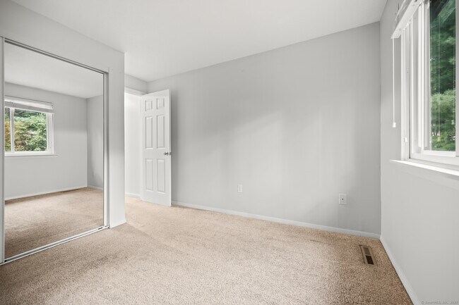 Building Photo - 45 Conestoga Way