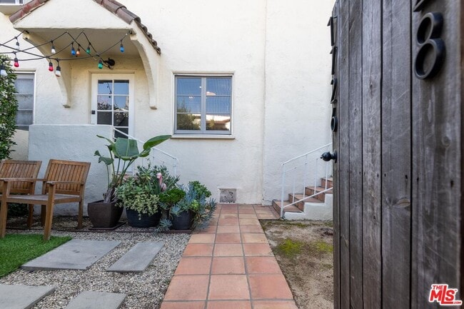 Building Photo - 7714 Rosewood Ave