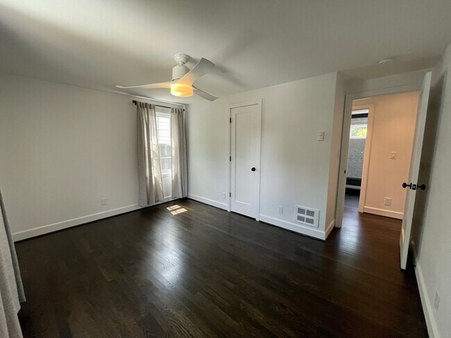 Building Photo - 4Bd/2.5Ba Seattle House