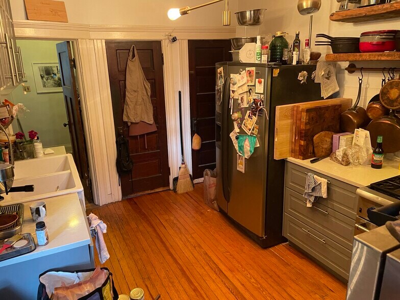 Chef's Kitchen with LargePantry - 103 E 32nd St