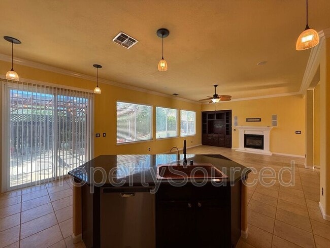 Building Photo - 523 Ruess Rd
