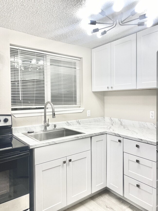 Building Photo - 5155 Quinella Ct