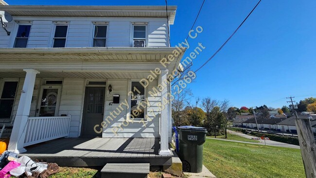 Primary Photo - Beautiful 2 Semi Detached Home in Dallasto...