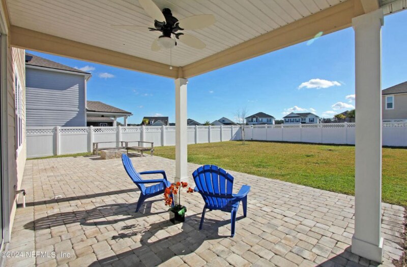 Building Photo - 242 Silverleaf Village Dr