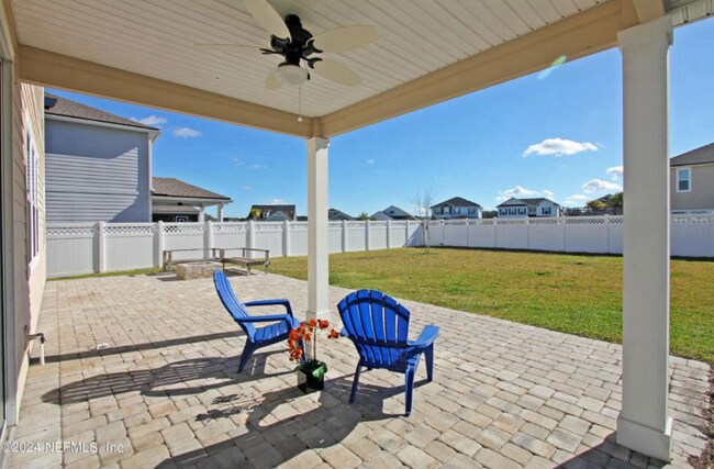 Building Photo - 242 Silverleaf Village Dr