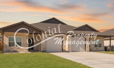 Building Photo - APPLY ON OUR WEBSITE! AVAILABLE SOON!!