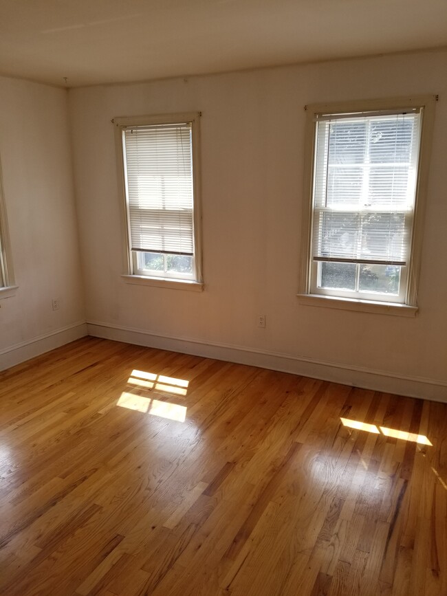 Building Photo - 81 Conduit St