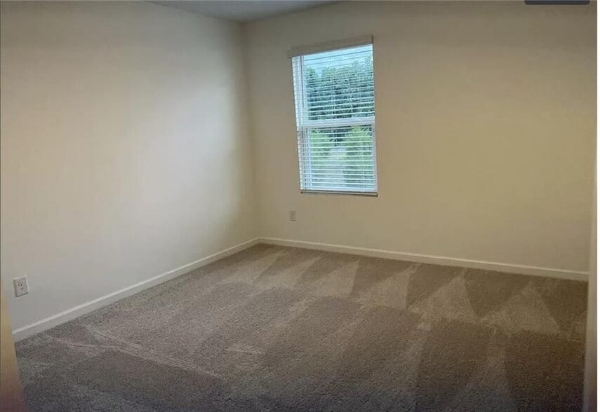 Building Photo - 6050 Sanford Pl