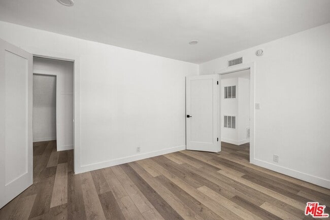 Building Photo - 733 Hayworth Ave