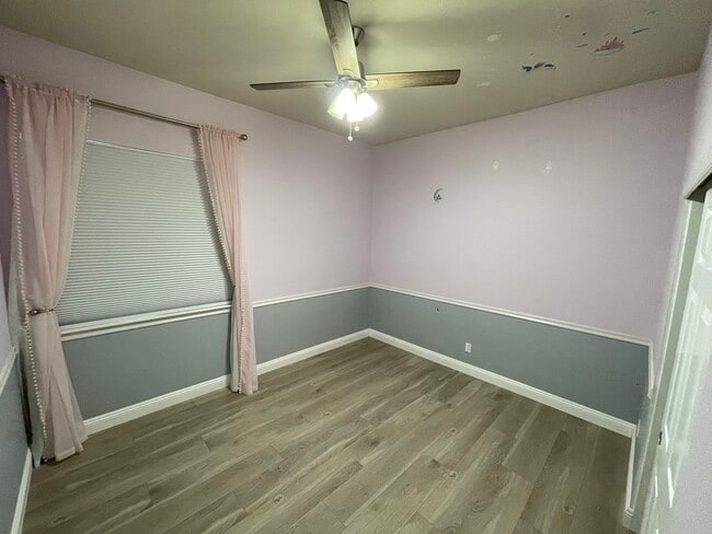 Building Photo - 8024 Halesworth Dr