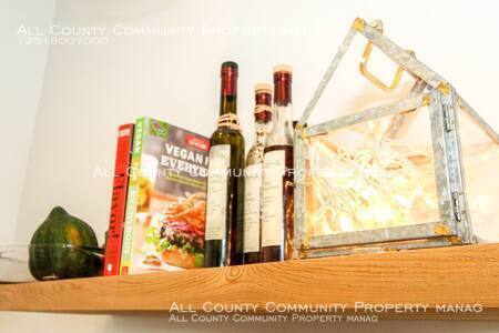 Building Photo - FULLY FURNISHED 3BED 2 BA HOUSE ON SCGA GO...