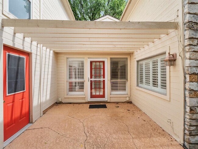 Building Photo - 6109 Grass Hollow