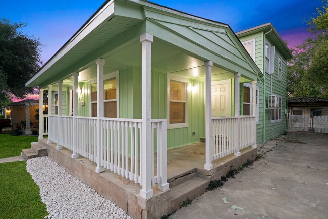 Building Photo - ***APPLICATION CURRENTLY UNDER REVIEW***Ch...