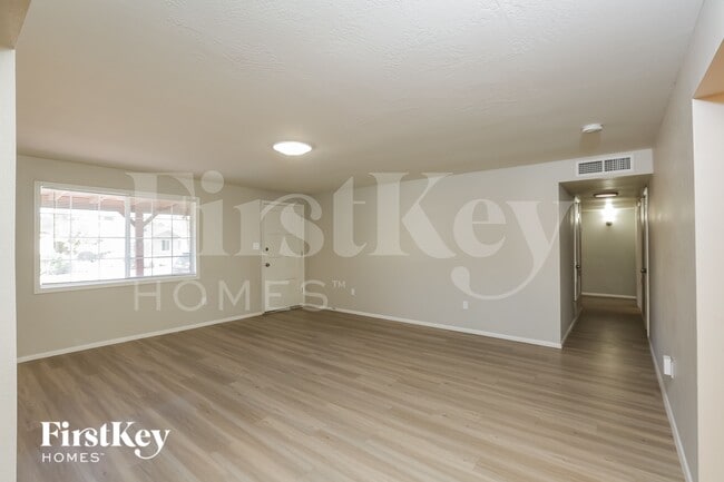 Building Photo - 13249 N 14th Dr
