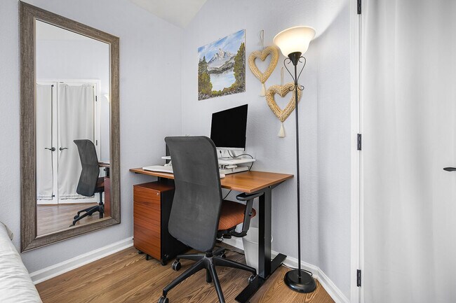 Building Photo - 904 Melted Candle Cove