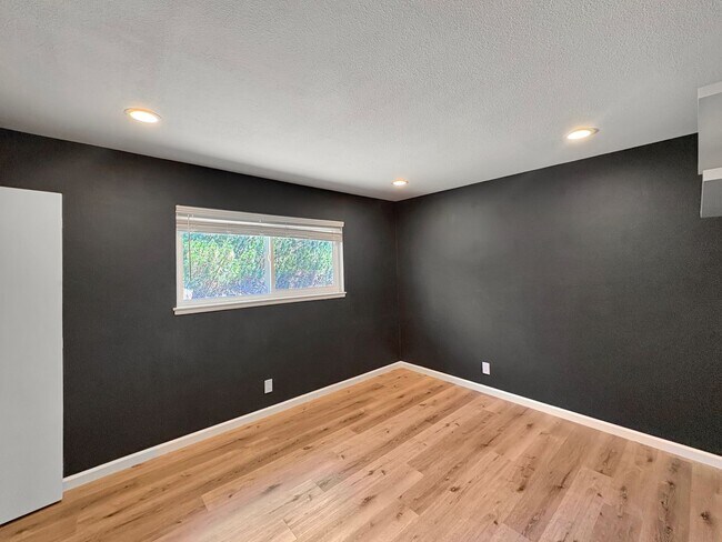 Building Photo - SD: Spacious 3BD/2BA Home in Oceanside with Large Backyard, In-Unit Laundry & Attached Garage