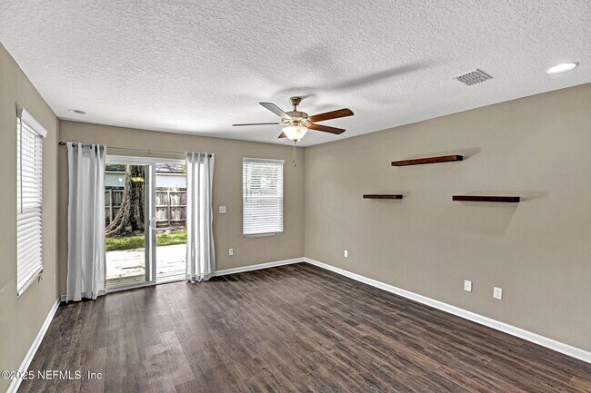 Building Photo - 1206 Murray Dr