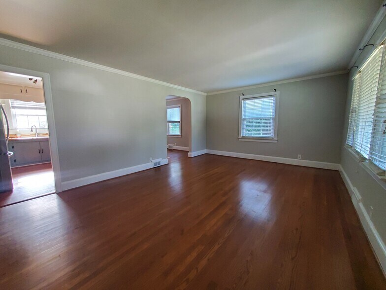 Building Photo - 810 Bellview St